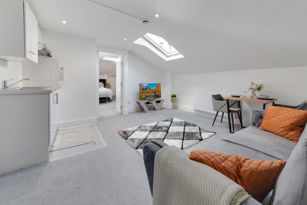 Suites By Rehoboth - M'Nuchah - Camden Road ลอนดอน ภายนอก รูปภาพ